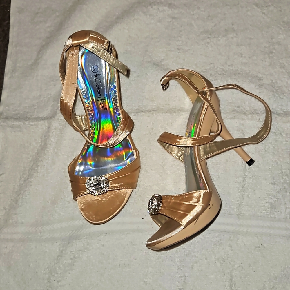 Women cross strap heels apx 3inch
